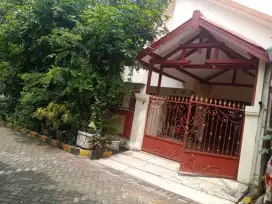Dijual Rumah di Bratang Binangun, Baratajaya