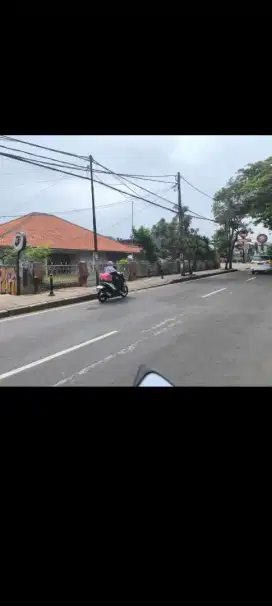 Rumah pinggir jalan cocok buat usaha dll