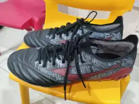 Sepatu bola mizuno sergio ramos made in vietnam