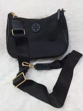 Tas Tory Burch nylon mini Hobo hitam preloved