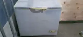 Dijual kulkas 2 pintu Polytron tidak dingin dan fizer box 200