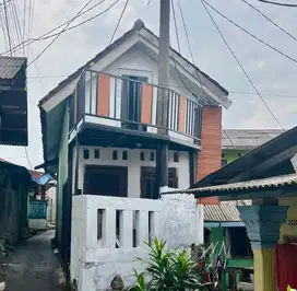Di jual rumah murah siap huni 1 setengah lantai mezanin