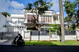 Rumah 2 Lantai Hoek Di Pondok Indah Jakarta Selatan Dekat PIM