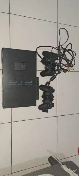 Dijual cepat PS 2, lengkap dengan stik 2 pcs free memory card 32MB