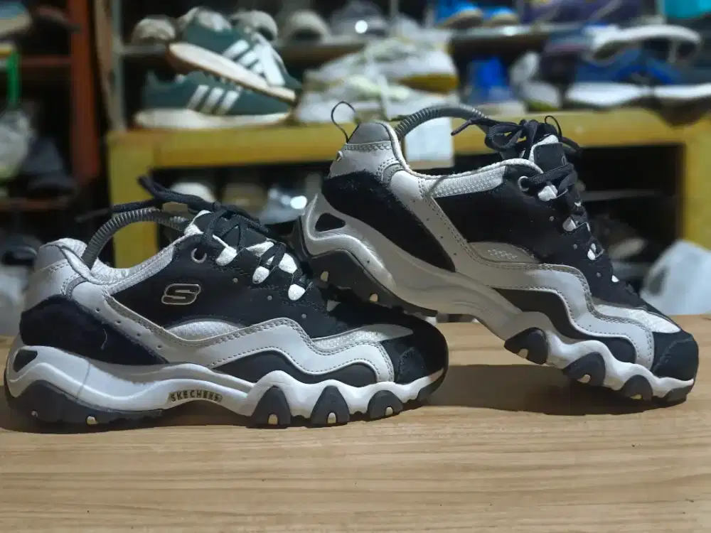 Skechers d'lites 2 size 42
