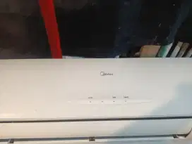 Indor AC Midea 1/2 PK R.22