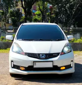 JAZZ RS 2014 AT PAJAK 1 TH PLAT H ORIGINAL TOP CONDITION