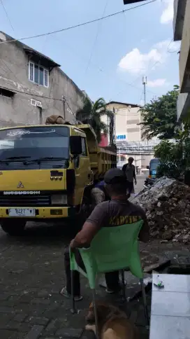 Mobil buang sampah puing dan urugan murah