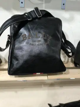 Tas selempang Bally Made in Switzerland