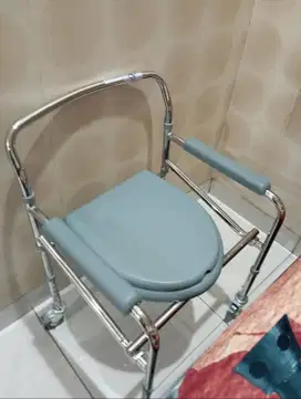 Kursi roda BAB GEA kondisi 99.99%
