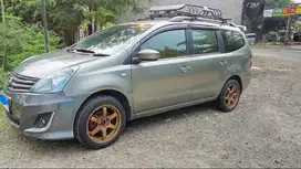 Grand Livina Ultimate 1.8