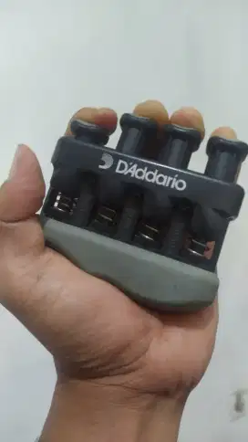 Alat Latihan Jari D'Addario Varigrip – Jarang Dipakai, Kondisi Mulus!