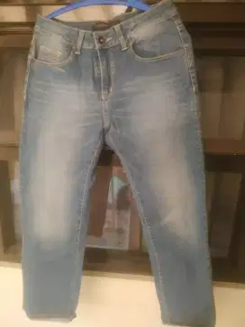 Celana Jeans panjang BodyTalk by Logo
