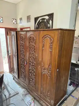 Lemari Kayu 4 pintu