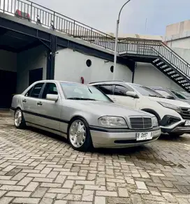 Mercedez W202 C180