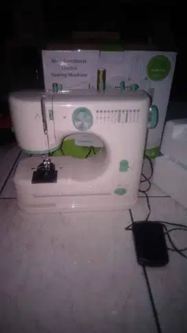 Mesin jahit portable fhsm 520 normal siap pakai