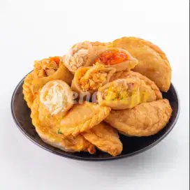 Penjaga stand cireng