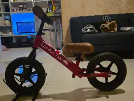 Sepeda Push Bike Balance Bike London Taxi Merah