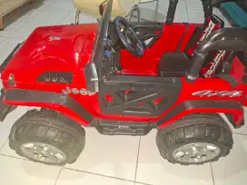 Mobil aki anak model jeep