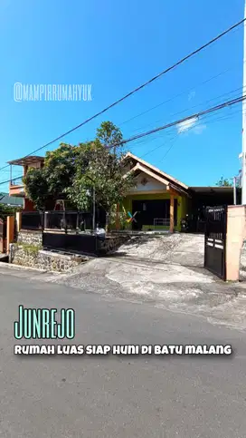 Rumah klasik daerah Beji Junrejo Batu