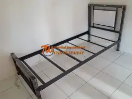 Tempat tidur ranjang besi minimalis