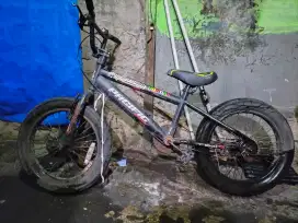 sepeda pacific batman ban besar