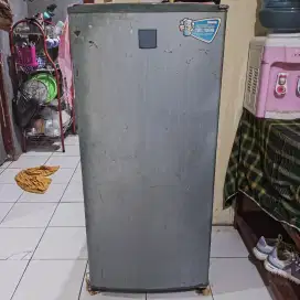 Jual kulkas polytron