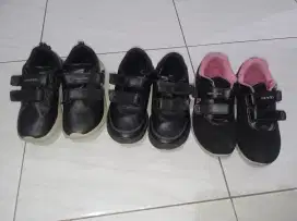 Set Sepatu 2 Tomkins 1 Ando 3 pasang Sekaligus ukuran 34 dan 35