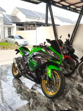 Ninja 250Fi 2017 KRT edition ( Kawasaki racing team ),