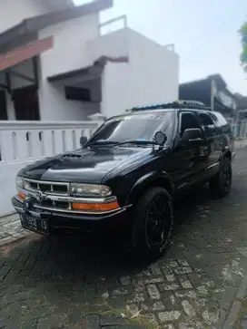 Opel Blazer 2000 Bensin