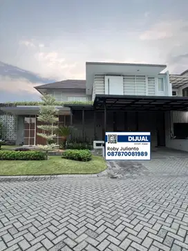 Dijual rumah bagus semi furnish royal Residence Wiyung