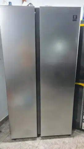 Kulkas 2 pintu modern terkini murah