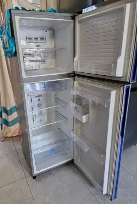 Kulkas Aqua 2 pintu Normal dan Mulus