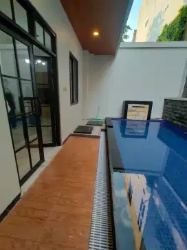RUMAH BARU DG KOLAM RENANG MANYARAN SEMARANG