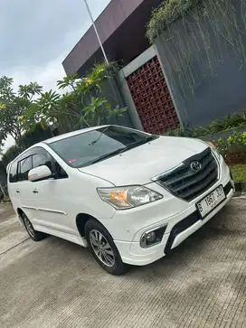 Toyota Kijang Innova V luxury AT 2015 Bensin