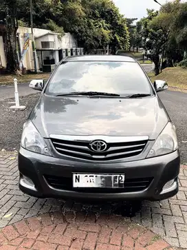 Toyota Kijang Innova 2009 Bensin