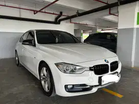 BMW 320i Alpine White 2014