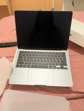 Macbook Air M3 8GB/256G 13inch
