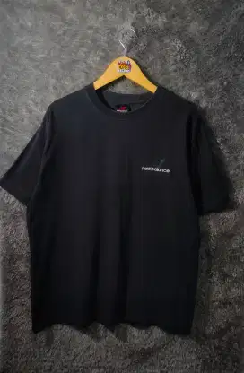T-shirt New Balance logo bordir