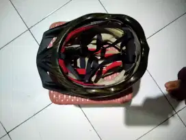 helm sepeda dewas