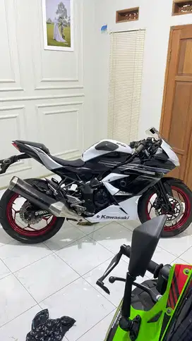 kawasaki ninja mono 250cc putih terawat