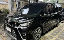 Toyota VOXY 2018 Black Perl 2.0 Like New