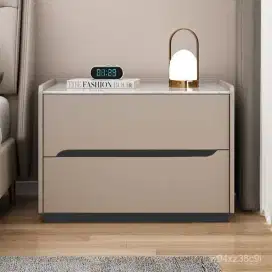 Nakas tempat tidur