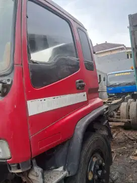 Isuzu Borneo tronton 6x2 th1997