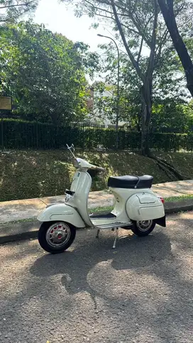Vespa Grand Lusso 1964