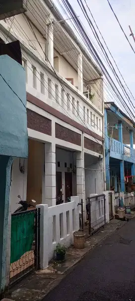 Disewakan Rumah Petak Besar Dekat Fly Over Pasar Rebo