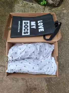 Sale sepatu Dr.Martens