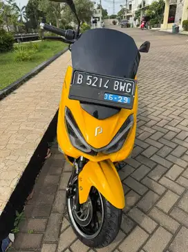 Dijual motor polytron fox R 2024 km RENDAH