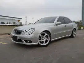 Istimewa Mercedes Benz E240 W211  2003
