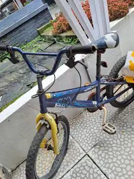 Sepeda anak Wimcycle Batman ukuran 16inch